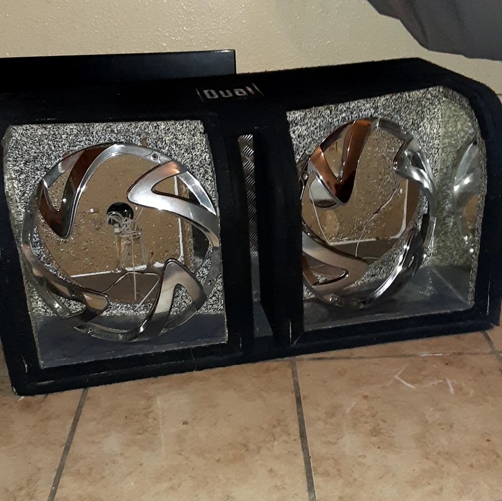 Speaker box